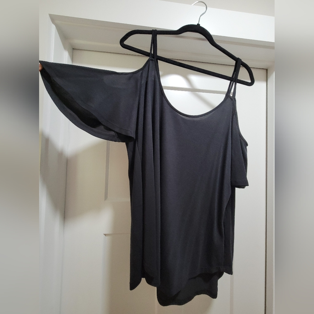 NEVER WORN Black Women's Cold-Shoulder Top